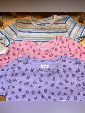 Lot 3 Roots & Threads Girls Tees - 18 Months - NWT